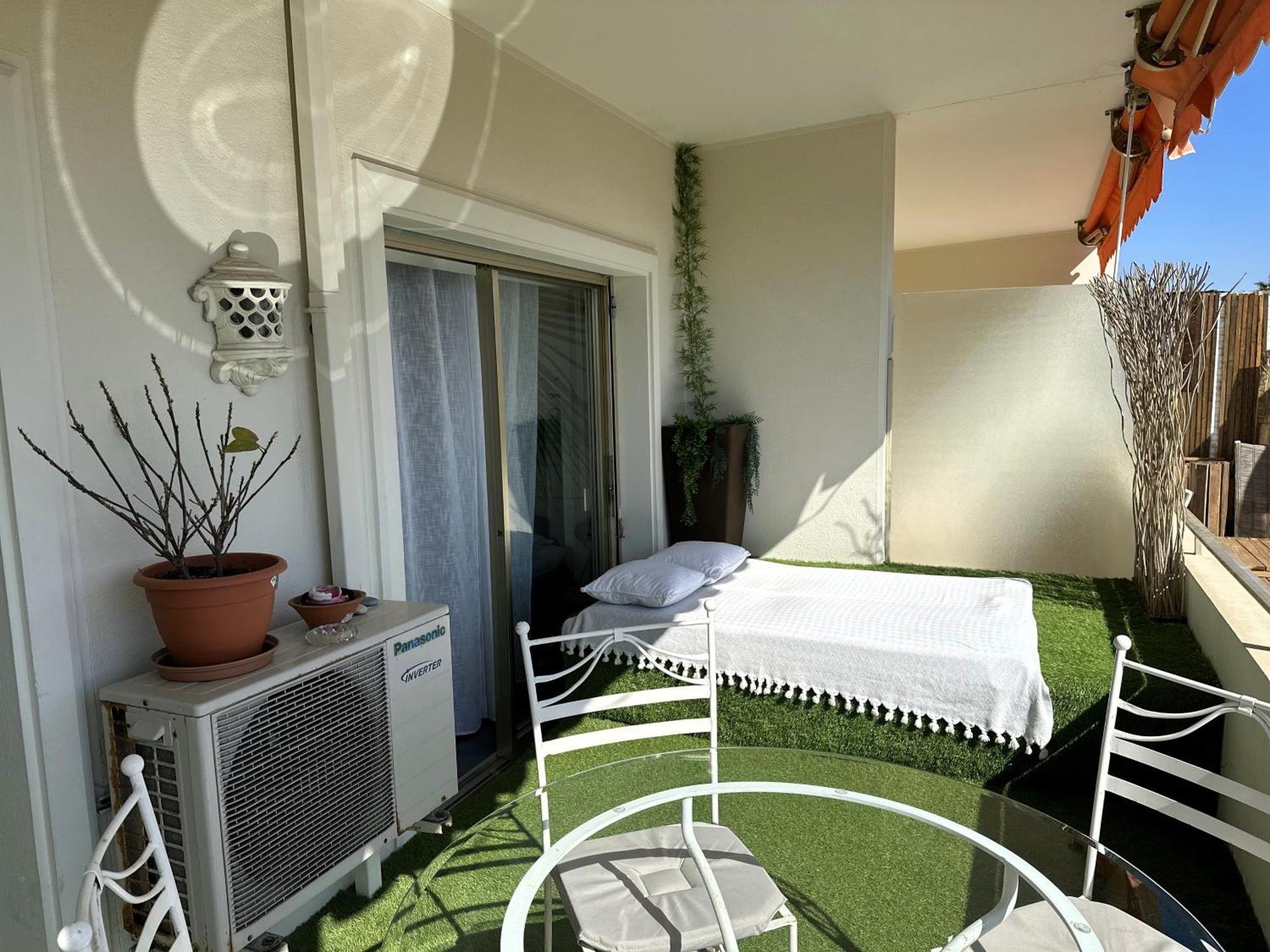 Studio Front De Mer A 10Metres De La Plage Villeneuve-Loubet Esterno foto